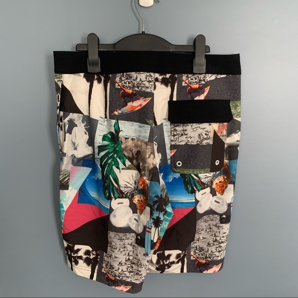 AE Tropical Print Swim Shorts - Picture 2 of 2
